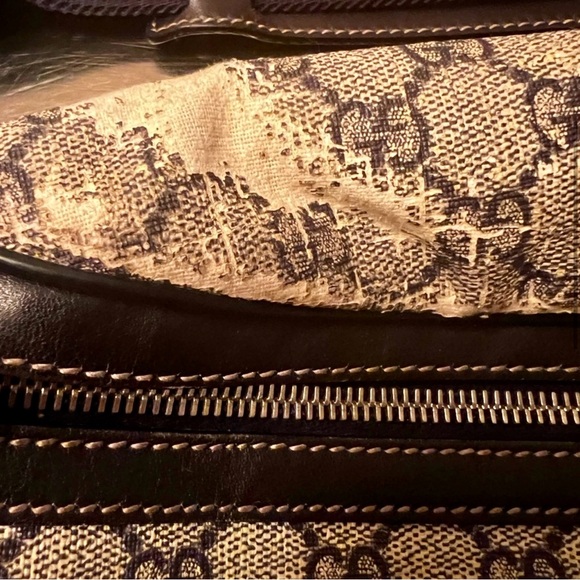 Gucci
Belt Bag GG Coated Canvas Large $1470 - Picture 5 of 14